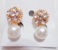 Brinco pérola com bolinha dourada e strass - REF: BPBS5D
